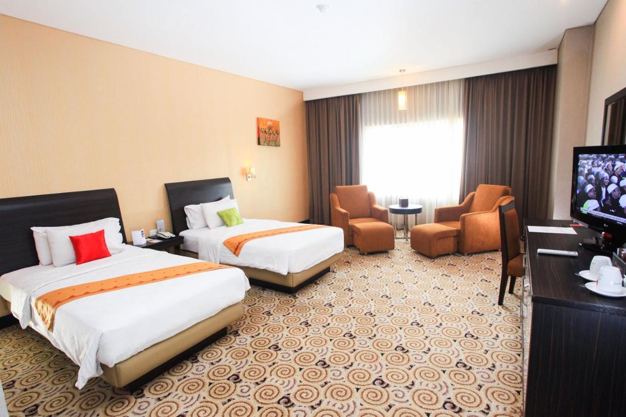Swiss-Belhotel Kendari Exteriör bild