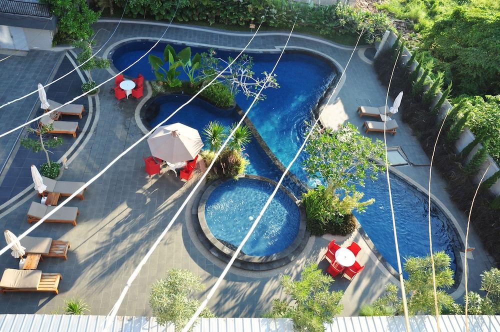 Swiss-Belhotel Kendari Exteriör bild