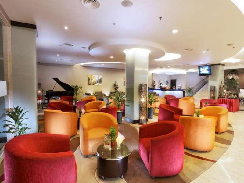 Swiss-Belhotel Kendari Exteriör bild